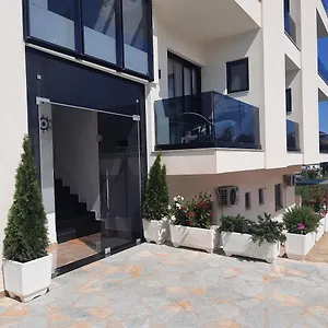 Renato Hotel Ksamil